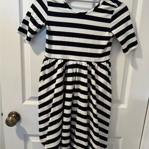 Hanna Andersson Black & White Striped dress w pockets Size8